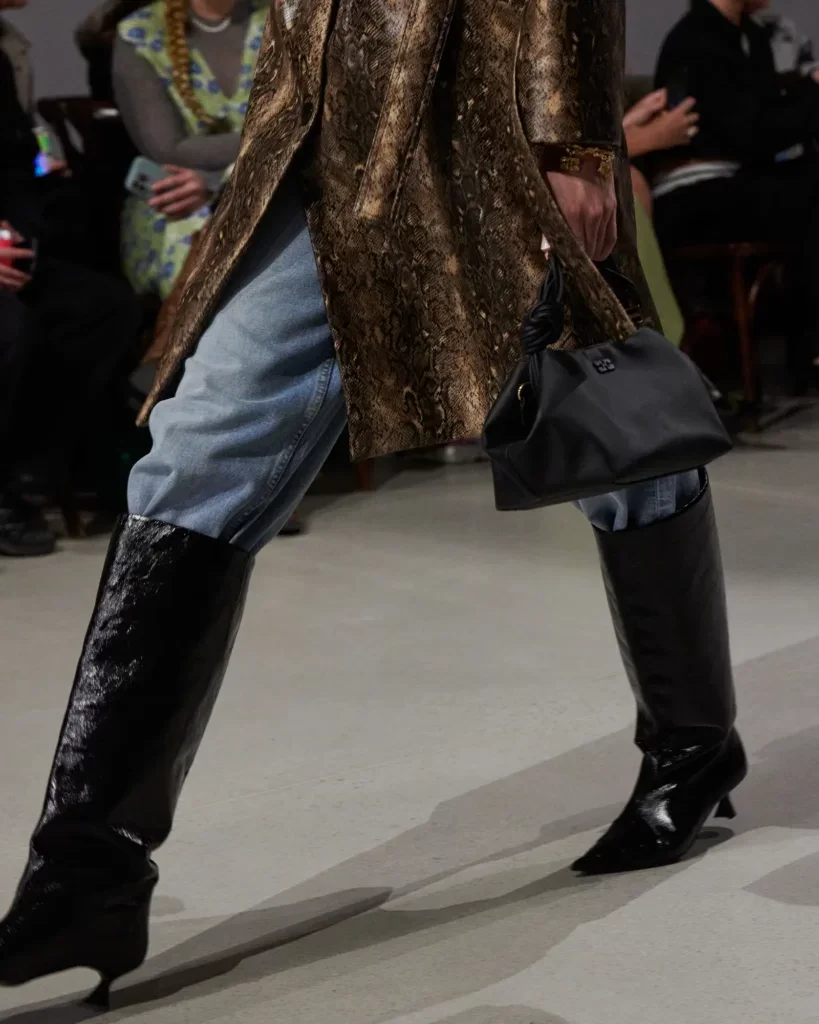 AW23 GANNI BUTTERFLIES RUNWAY DETAILS ANGELA DJEKIC
